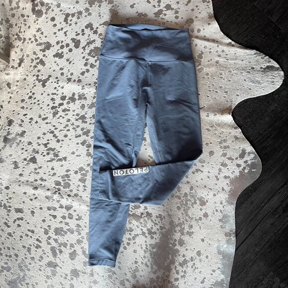 Bundle of 4 Women’s Activewear Pieces – Peloton, Wild Fable, ANWND – Size M/L - Picture 5 of 5